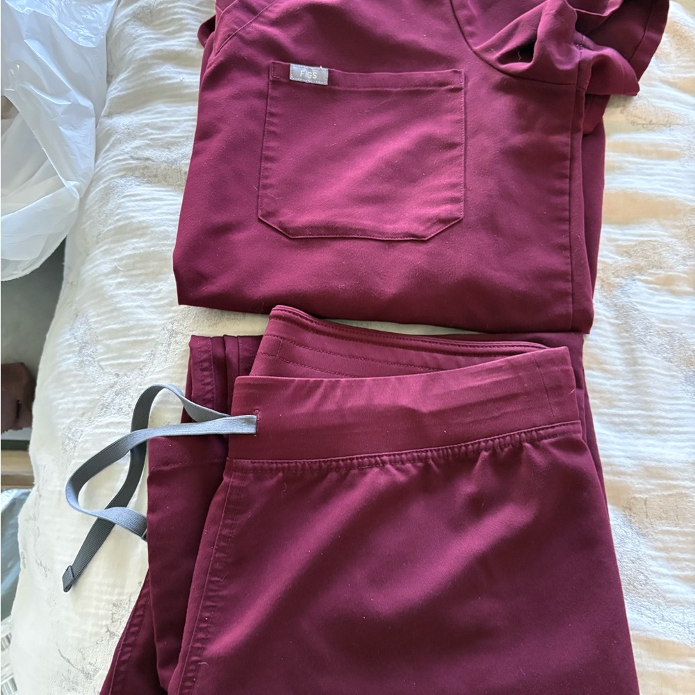 Figs Burgundy size Medium Scrubs